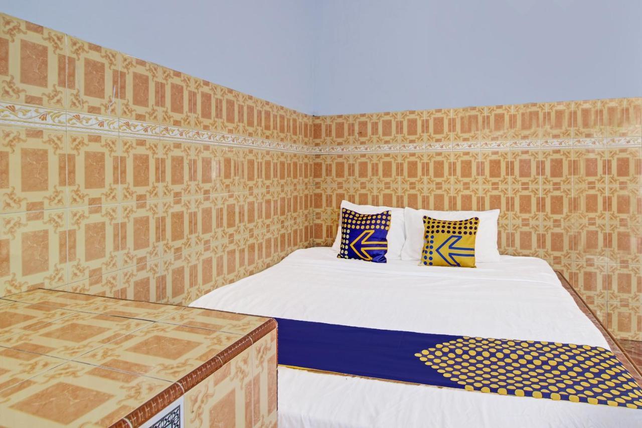 Spot On 91694 Hotel Rama Chandra Temanggung 외부 사진