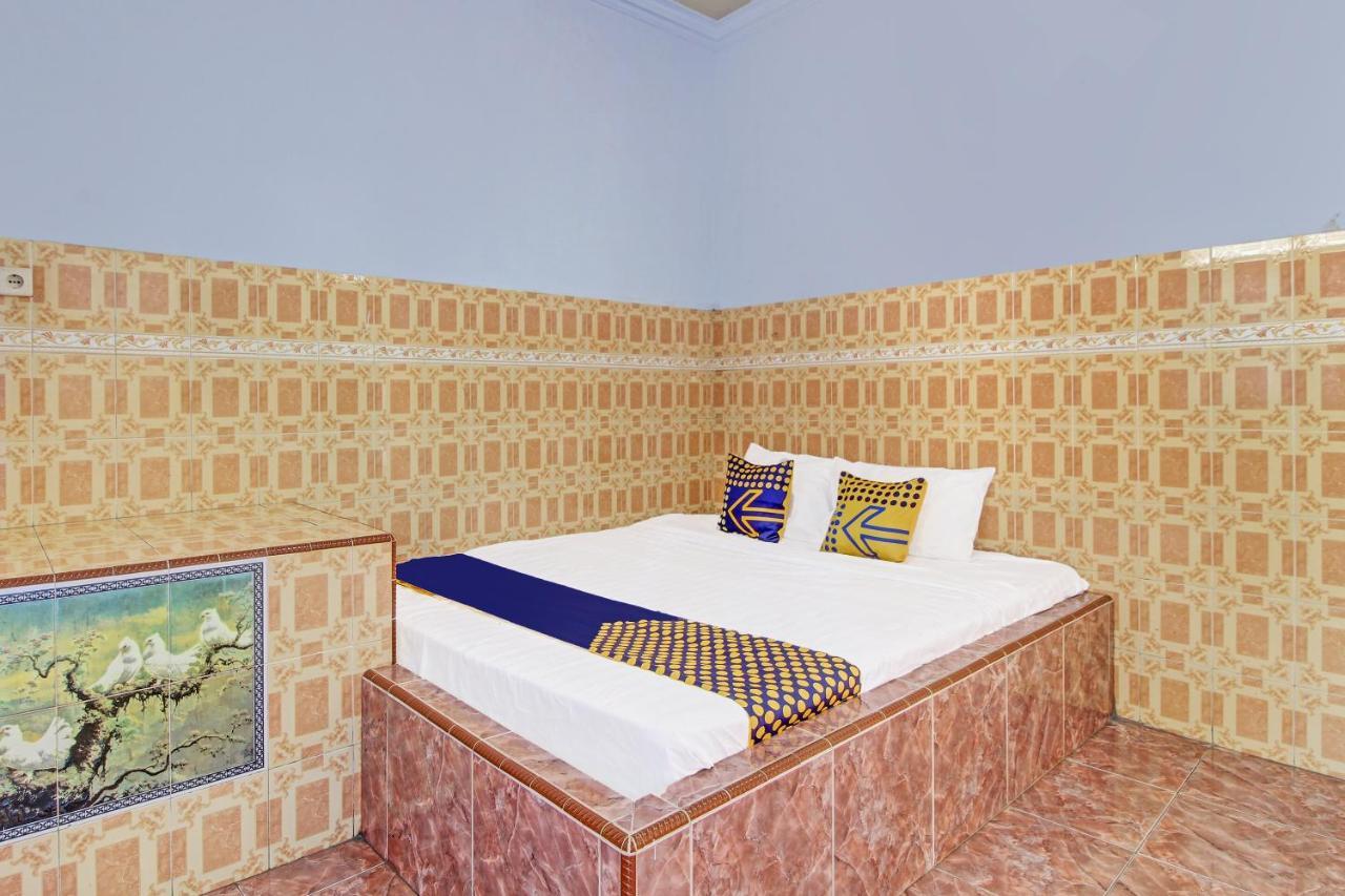 Spot On 91694 Hotel Rama Chandra Temanggung 외부 사진