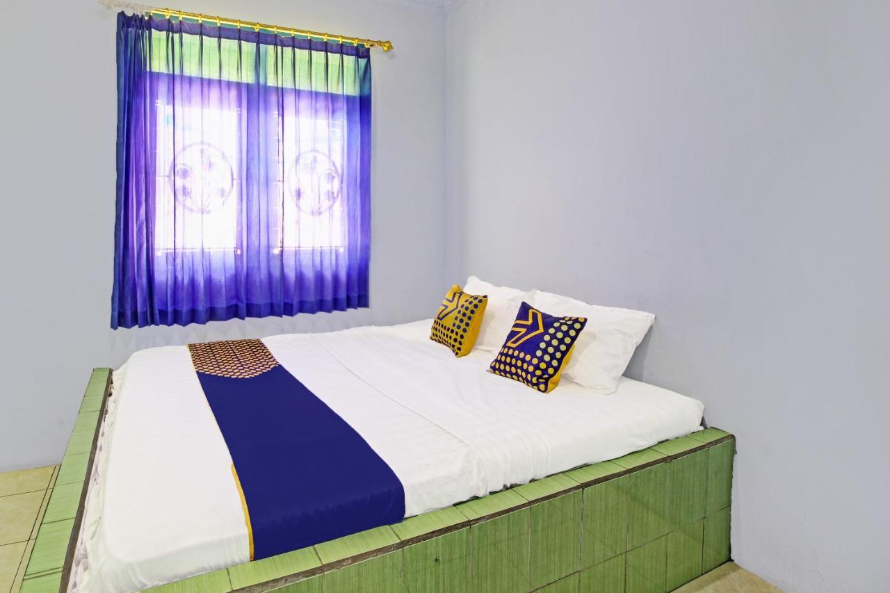 Spot On 91694 Hotel Rama Chandra Temanggung 외부 사진