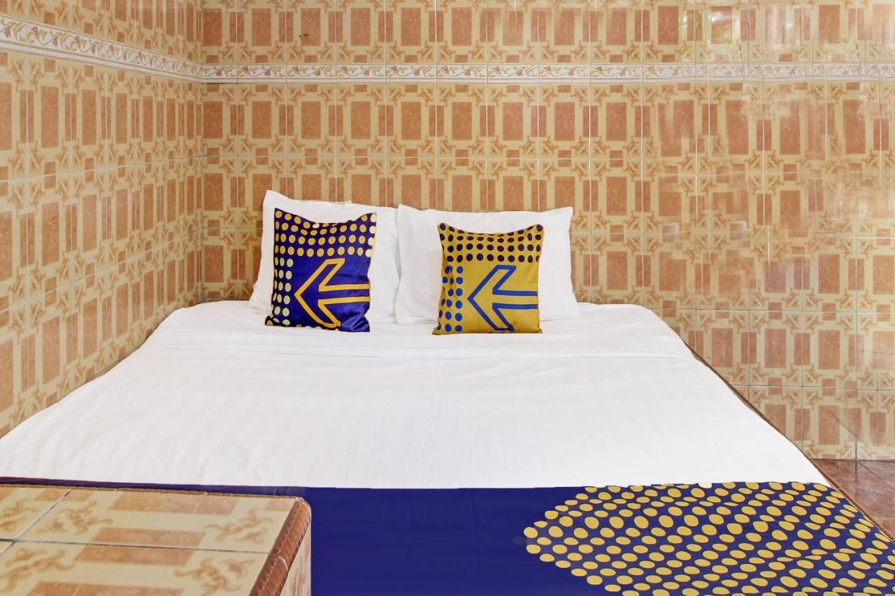 Spot On 91694 Hotel Rama Chandra Temanggung 외부 사진