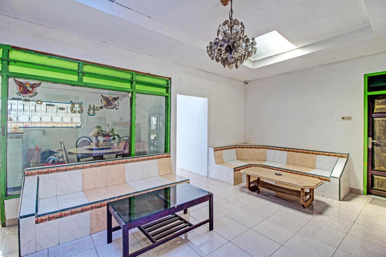 Spot On 91694 Hotel Rama Chandra Temanggung 외부 사진