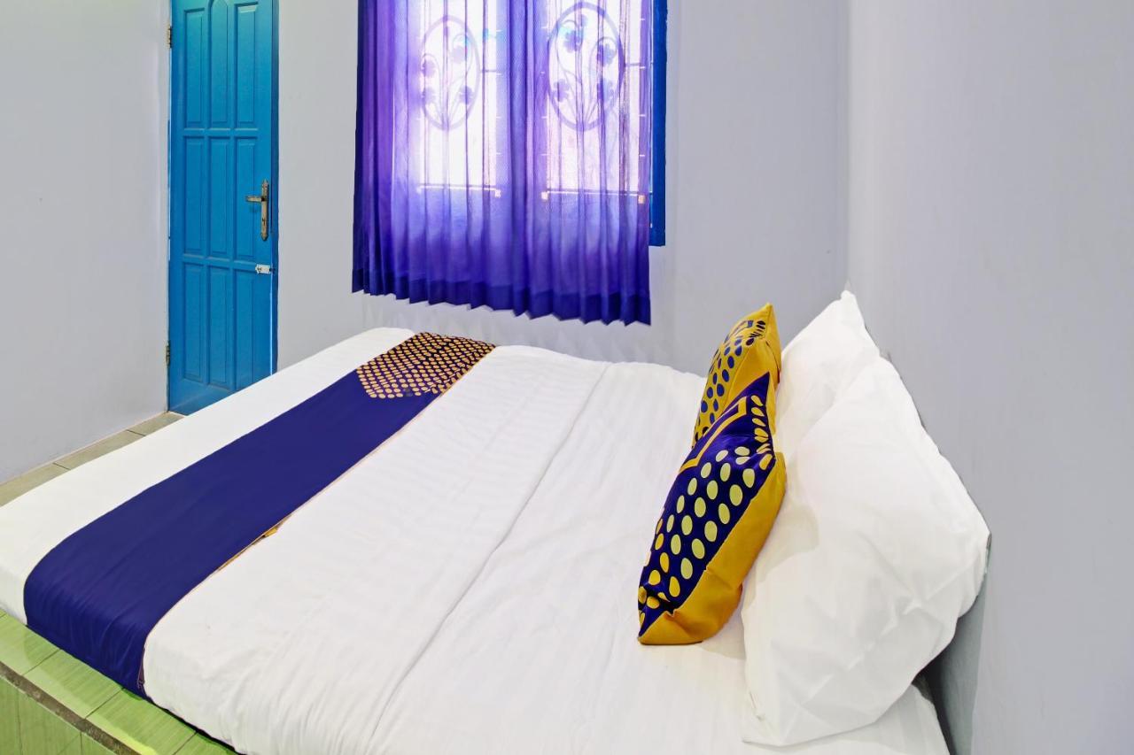 Spot On 91694 Hotel Rama Chandra Temanggung 외부 사진